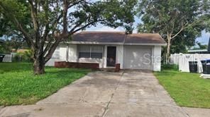 Active With Contract: $299,500 (2 beds, 1 baths, 910 Square Feet)