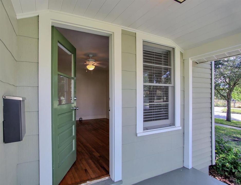 合同活跃: $2,140 (1 贝兹, 1 浴室, 540 平方英尺)