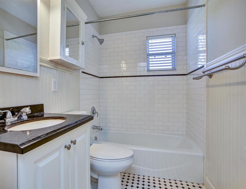 合同活跃: $2,140 (1 贝兹, 1 浴室, 540 平方英尺)