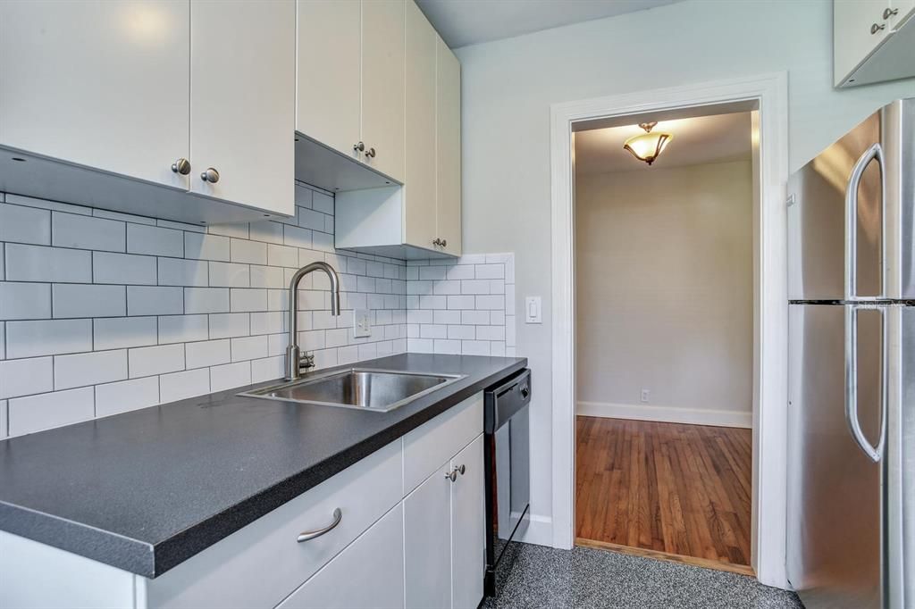 合同活跃: $2,140 (1 贝兹, 1 浴室, 540 平方英尺)