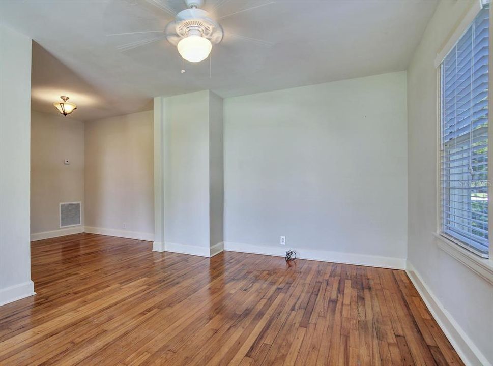 合同活跃: $2,140 (1 贝兹, 1 浴室, 540 平方英尺)