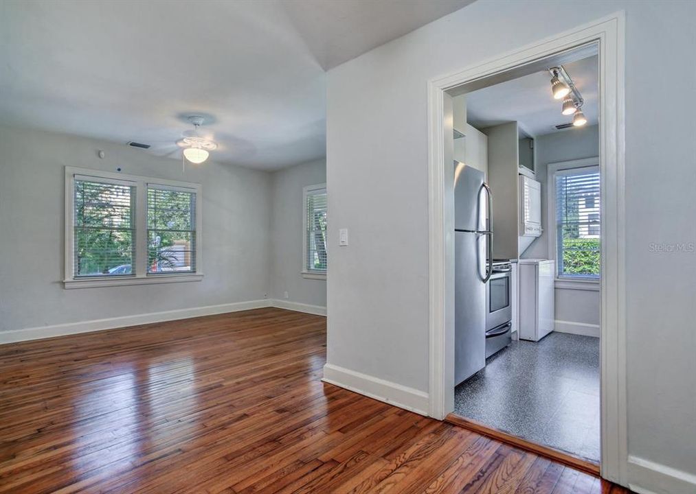 合同活跃: $2,140 (1 贝兹, 1 浴室, 540 平方英尺)