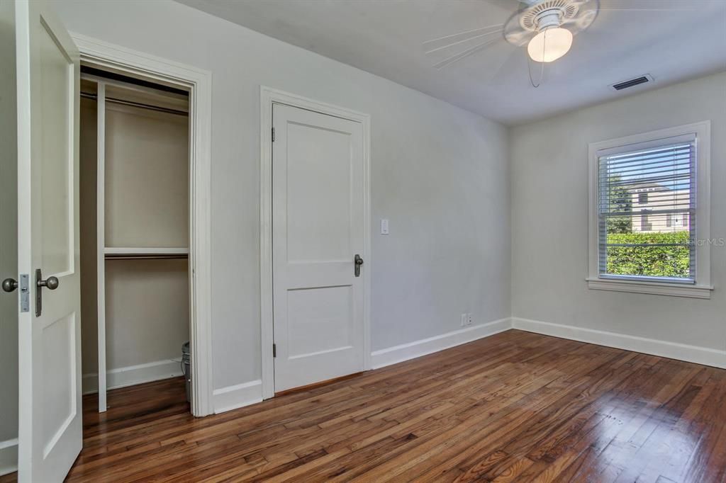 合同活跃: $2,140 (1 贝兹, 1 浴室, 540 平方英尺)