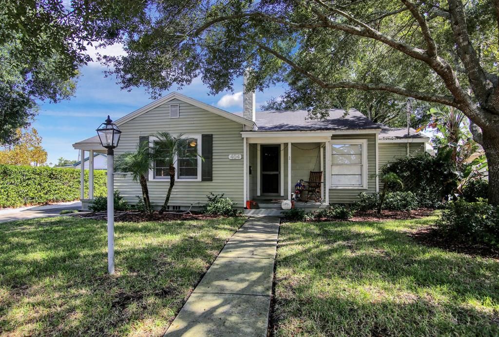 合同活跃: $2,140 (1 贝兹, 1 浴室, 540 平方英尺)