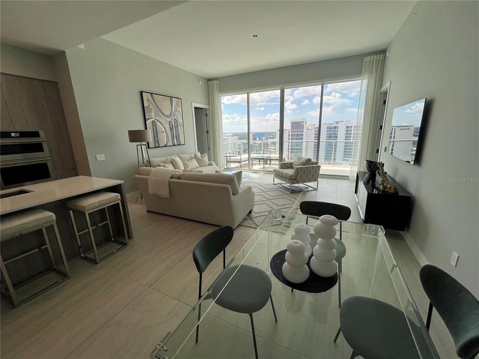 В аренду: $8,000 (2 спален, 3 ванн, 1606 Квадратных фут)