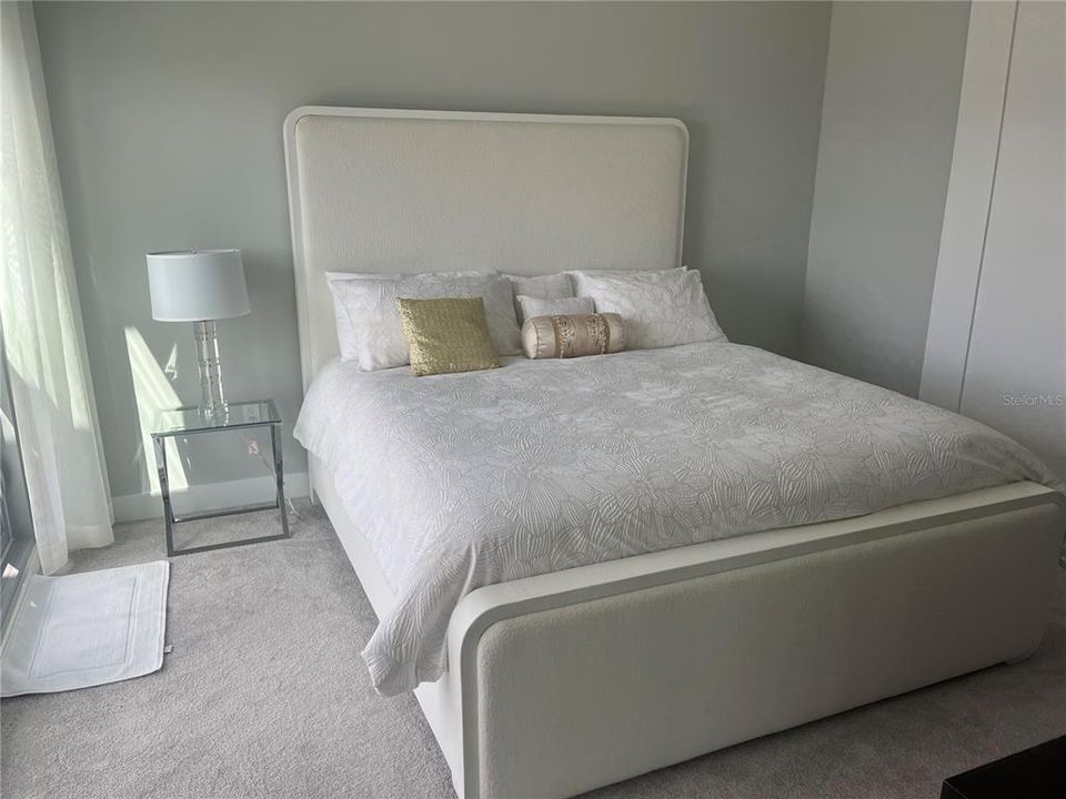 В аренду: $8,000 (2 спален, 3 ванн, 1606 Квадратных фут)