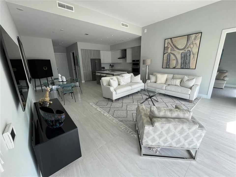 В аренду: $8,000 (2 спален, 3 ванн, 1606 Квадратных фут)