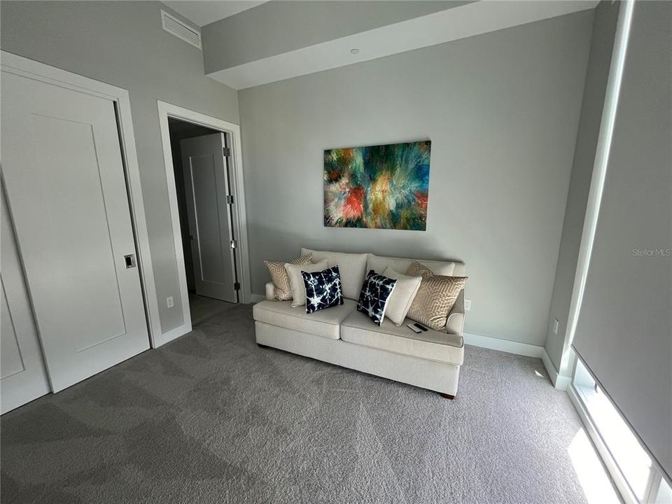 В аренду: $8,000 (2 спален, 3 ванн, 1606 Квадратных фут)