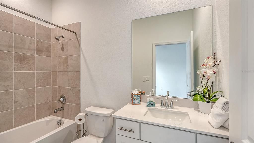 В аренду: $4,500 (4 спален, 3 ванн, 2035 Квадратных фут)