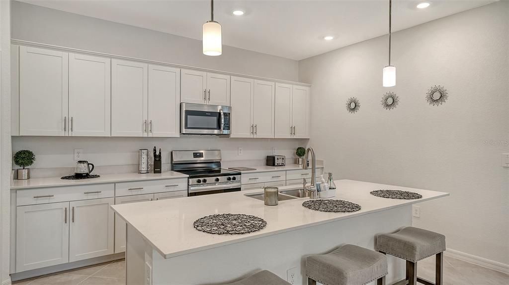 В аренду: $4,500 (4 спален, 3 ванн, 2035 Квадратных фут)