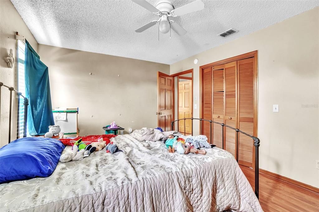 На продажу: $420,000 (3 спален, 2 ванн, 1820 Квадратных фут)