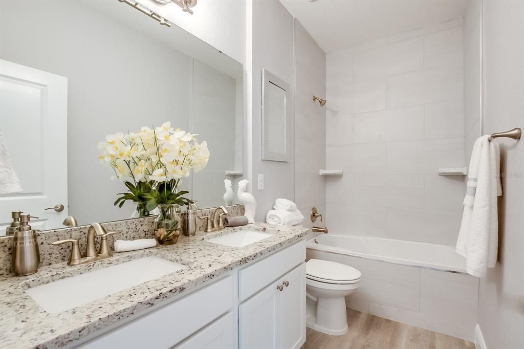 For Sale: $599,990 (4 beds, 2 baths, 1900 Square Feet)