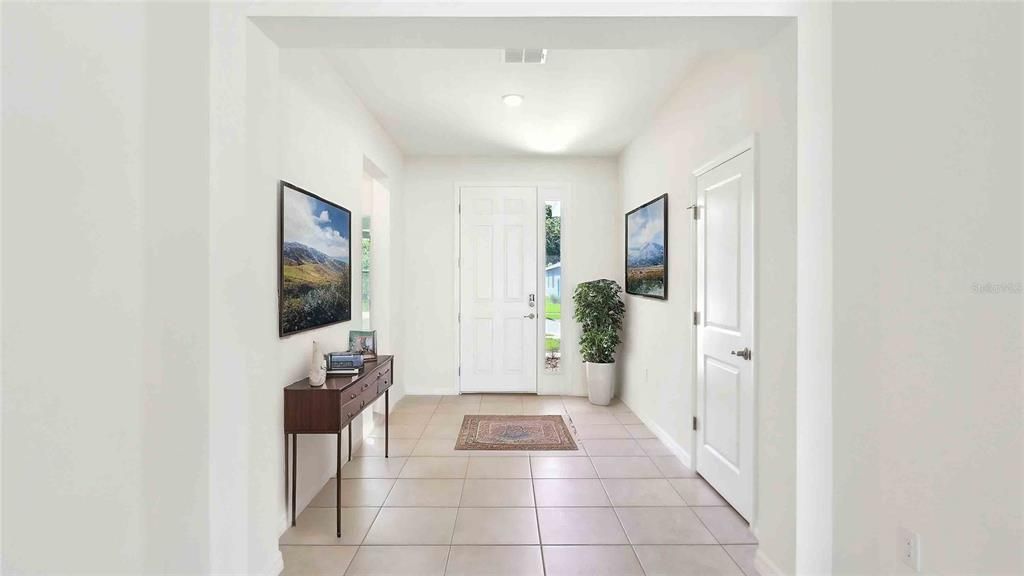 合同活跃: $419,990 (4 贝兹, 3 浴室, 2537 平方英尺)