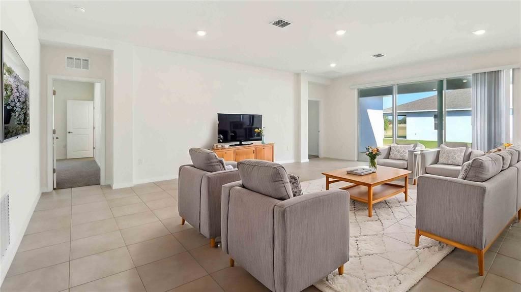 合同活跃: $419,990 (4 贝兹, 3 浴室, 2537 平方英尺)