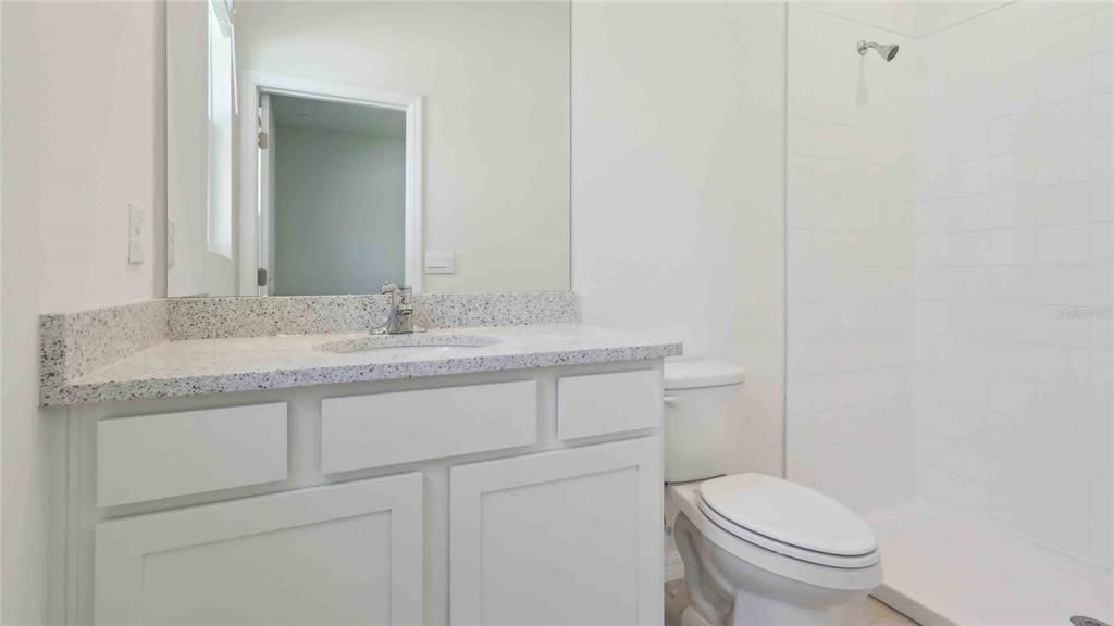 合同活跃: $419,990 (4 贝兹, 3 浴室, 2537 平方英尺)