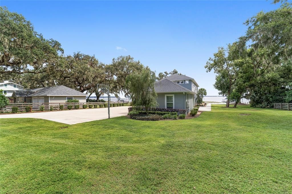 For Sale: $1,695,000 (5 beds, 4 baths, 3466 Square Feet)