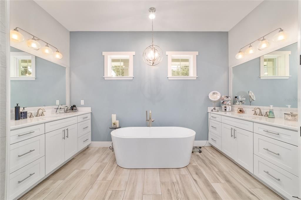 For Sale: $1,695,000 (5 beds, 4 baths, 3466 Square Feet)