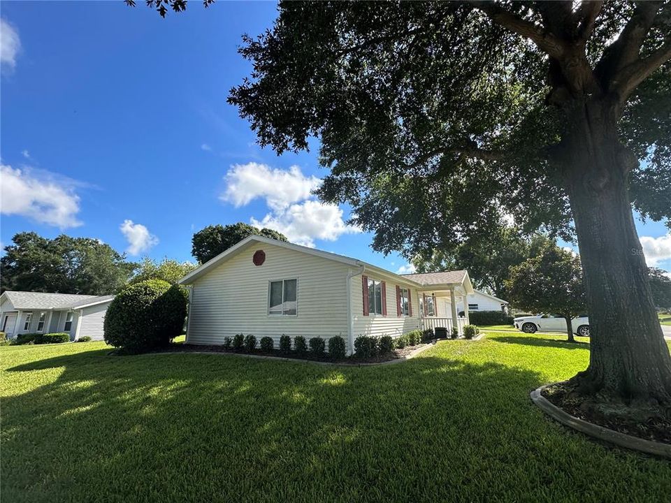 For Sale: $192,000 (2 beds, 2 baths, 1296 Square Feet)