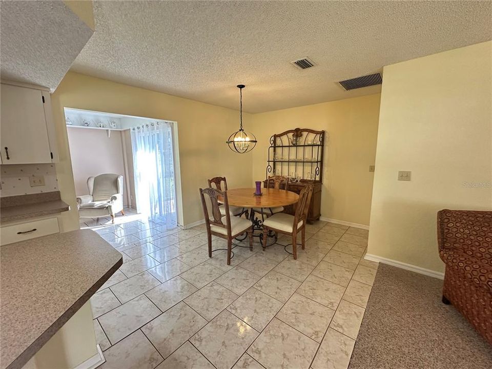 For Sale: $192,000 (2 beds, 2 baths, 1296 Square Feet)