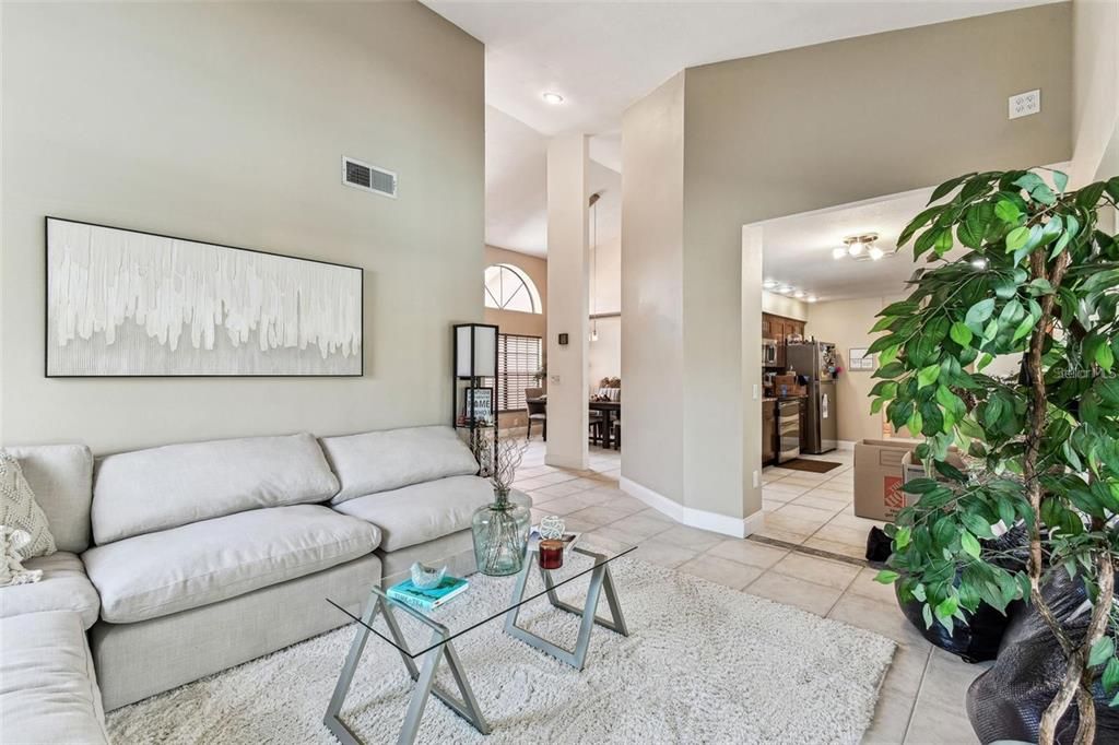 В аренду: $4,000 (4 спален, 3 ванн, 2114 Квадратных фут)