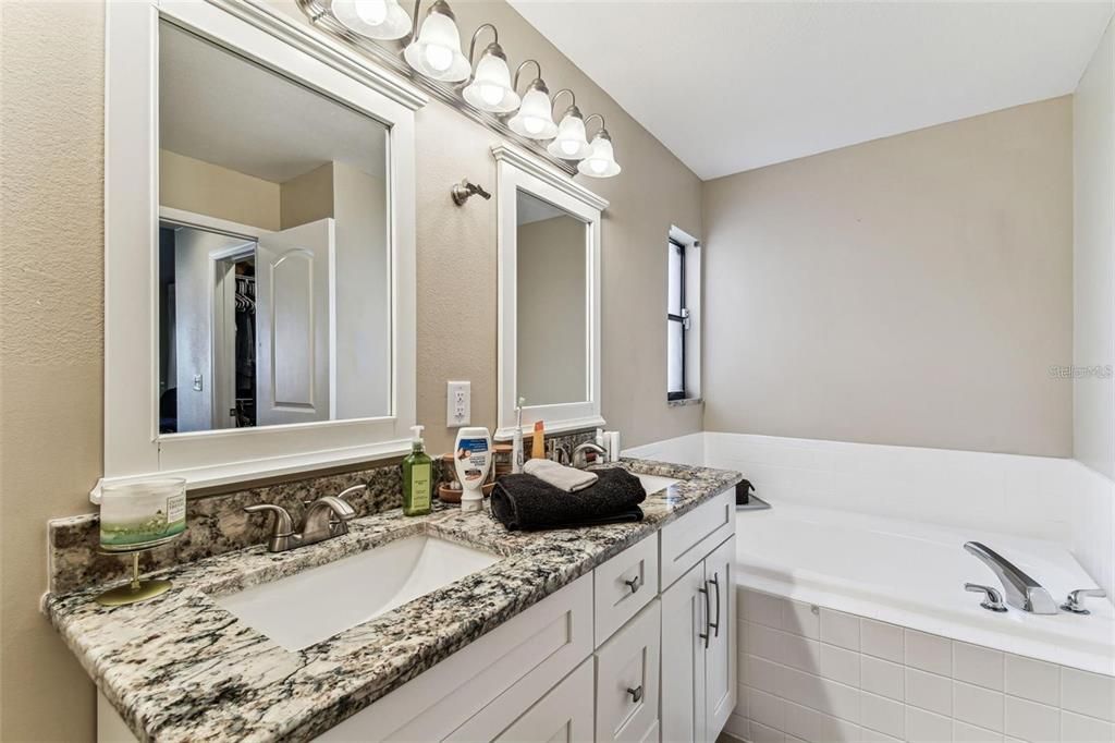 В аренду: $4,000 (4 спален, 3 ванн, 2114 Квадратных фут)