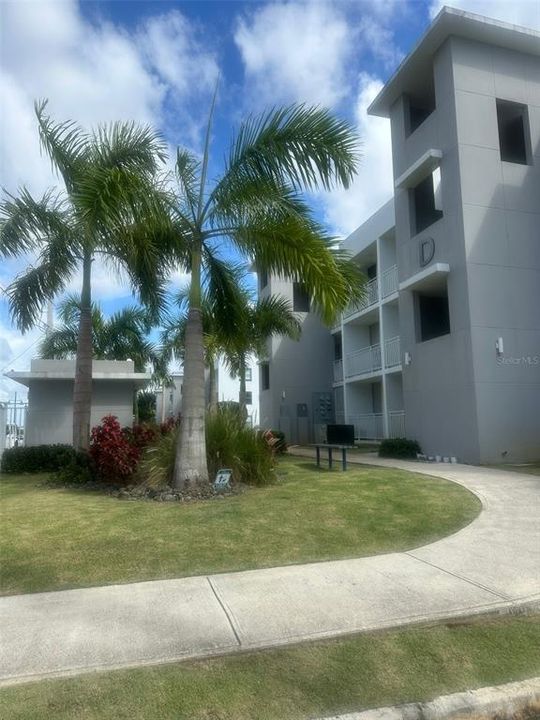 Recientemente alquilado: $1,750 (2 camas, 2 baños, 898 Pies cuadrados)