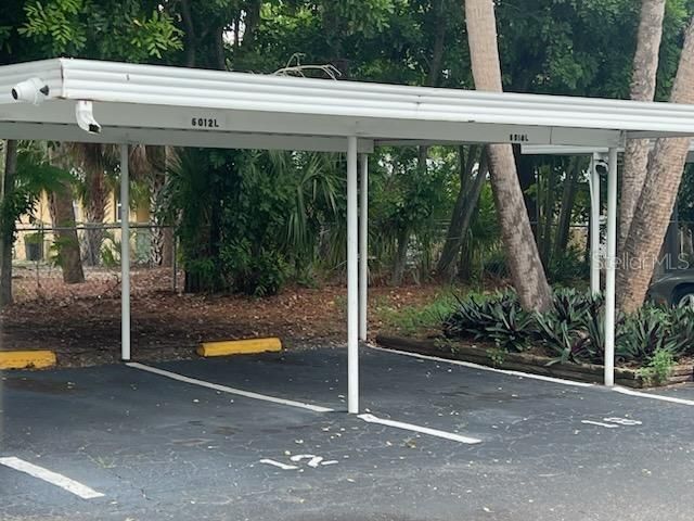 合同活跃: $65,000 (1 贝兹, 1 浴室, 555 平方英尺)