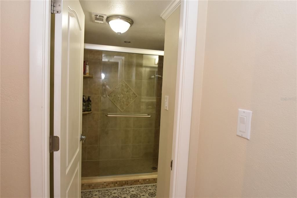 出租: $3,500 (2 贝兹, 1 浴室, 991 平方英尺)