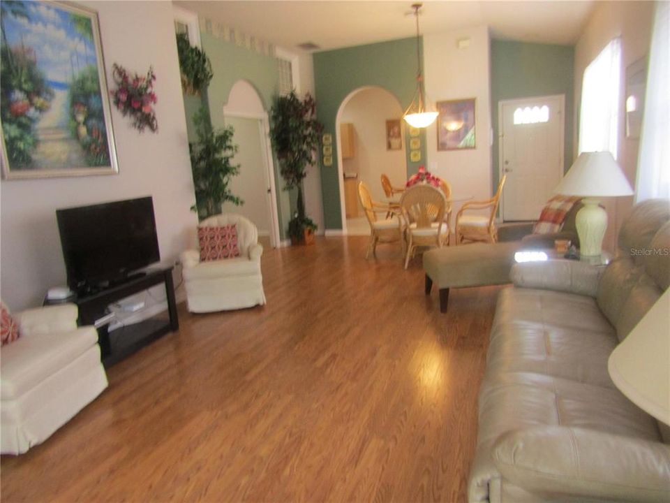 For Rent: $5,000 (2 beds, 2 baths, 1577 Square Feet)