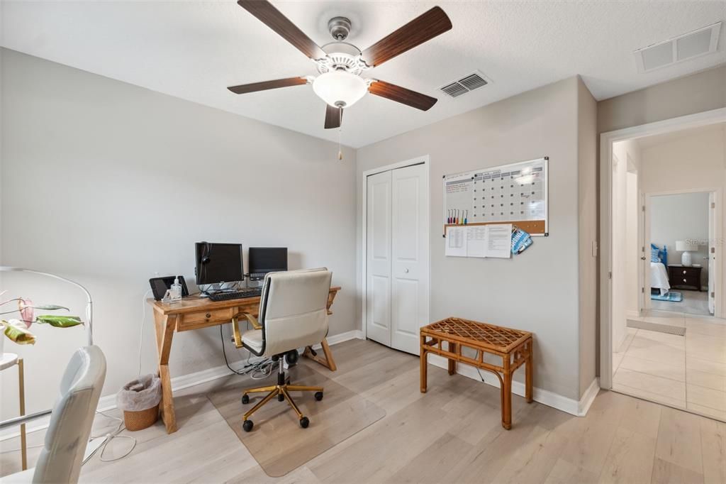 合同活跃: $249,900 (3 贝兹, 2 浴室, 1495 平方英尺)