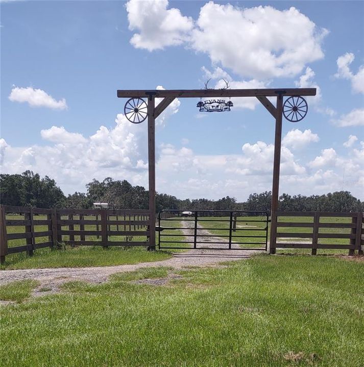 For Sale: $1,479,999 (3 beds, 2 baths, 1258 Square Feet)