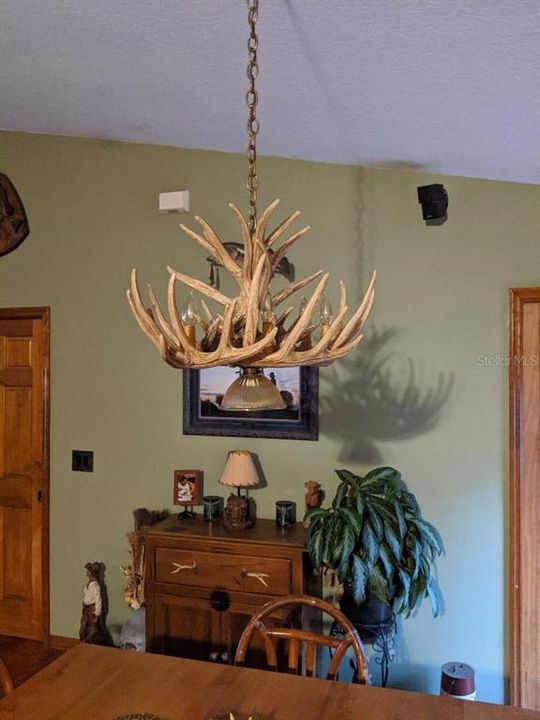 For Sale: $1,479,999 (3 beds, 2 baths, 1258 Square Feet)