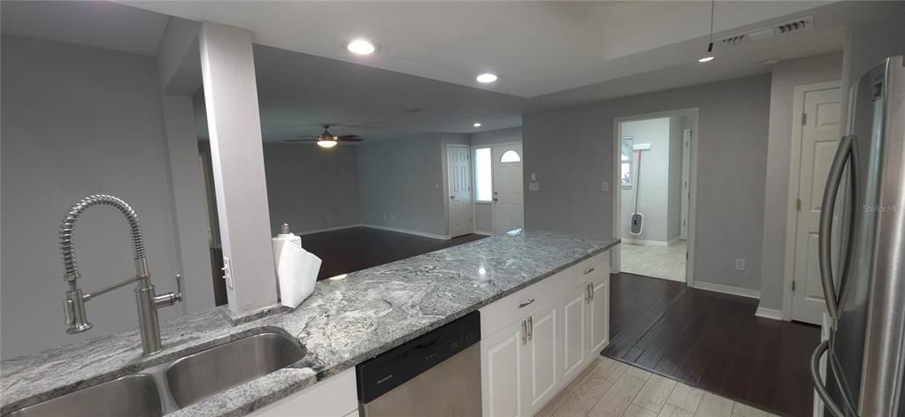 For Rent: $3,795 (3 beds, 2 baths, 1787 Square Feet)