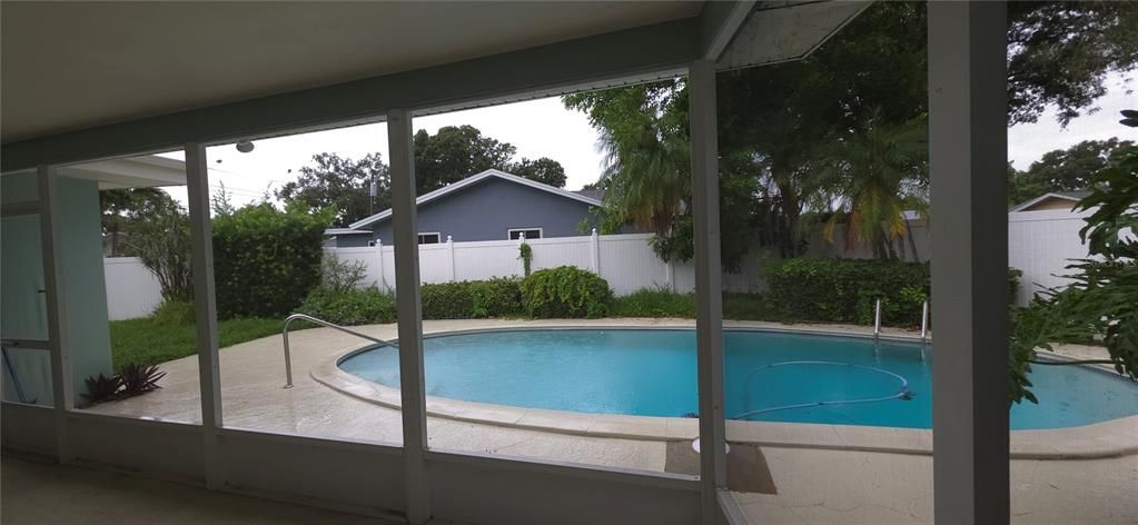 For Rent: $3,795 (3 beds, 2 baths, 1787 Square Feet)