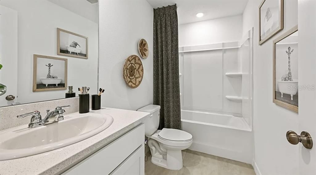 En Venta: $289,584 (3 camas, 2 baños, 1558 Pies cuadrados)