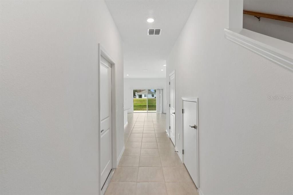 На продажу: $289,584 (3 спален, 2 ванн, 1558 Квадратных фут)