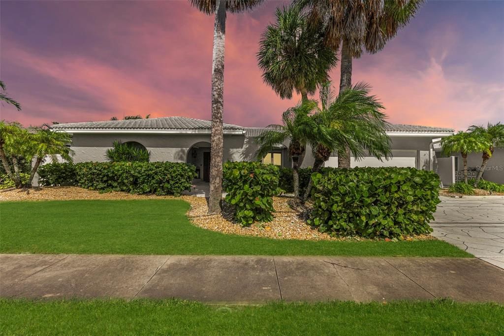 En Venta: $1,900,789 (3 camas, 2 baños, 2926 Pies cuadrados)