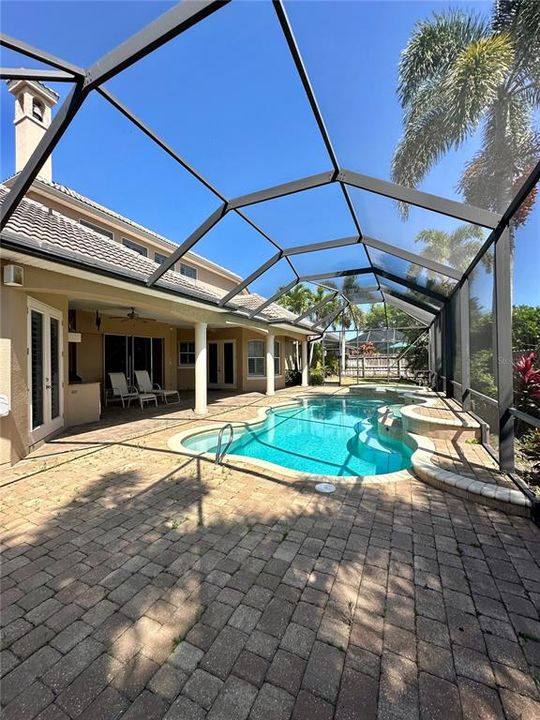 En Renta: $4,500 (3 camas, 4 baños, 3435 Pies cuadrados)