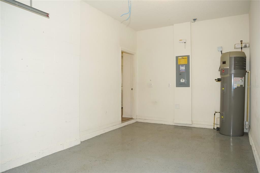 For Rent: $2,800 (4 beds, 3 baths, 1637 Square Feet)