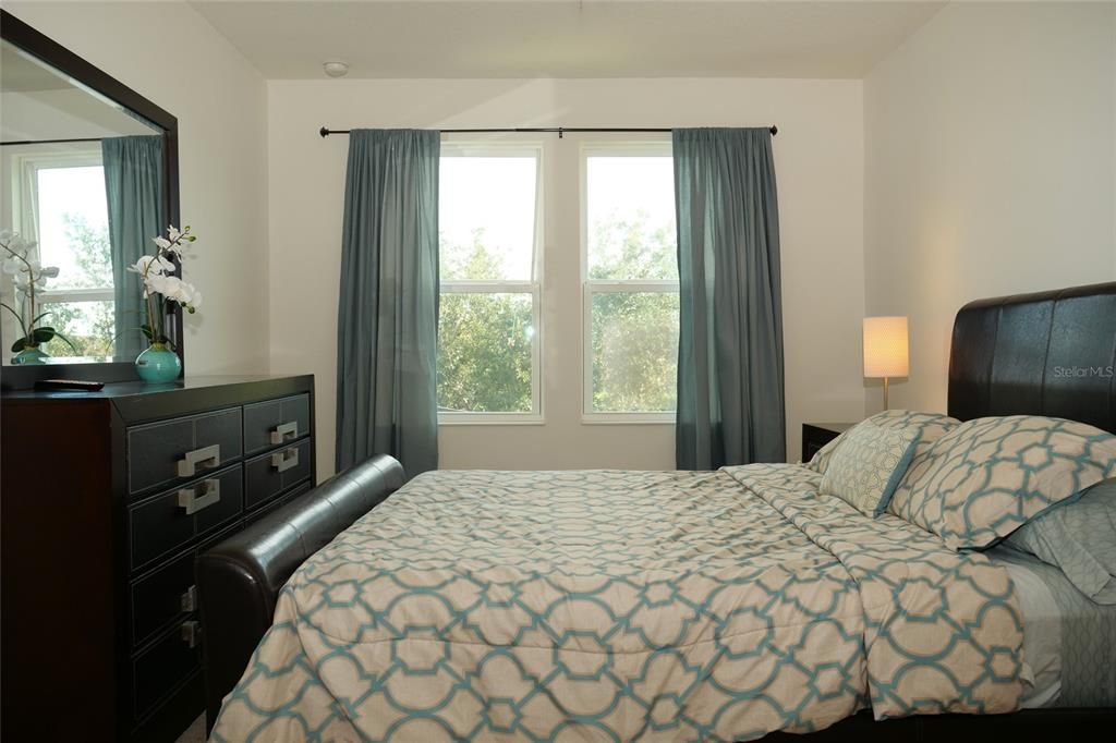 For Rent: $2,800 (4 beds, 3 baths, 1637 Square Feet)