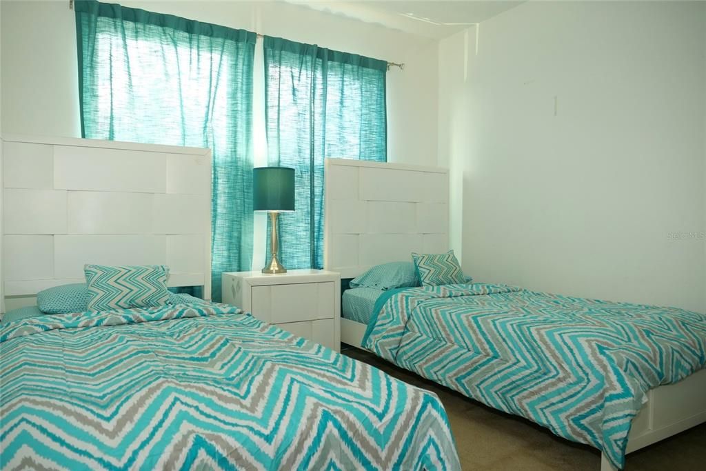 For Rent: $2,800 (4 beds, 3 baths, 1637 Square Feet)