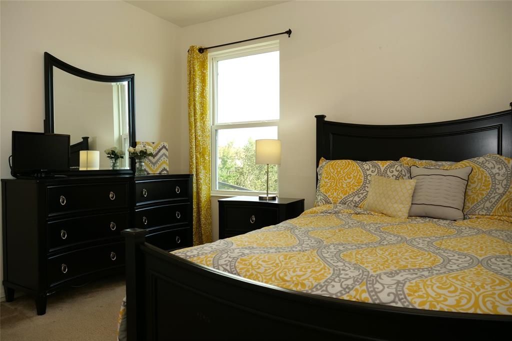 For Rent: $2,800 (4 beds, 3 baths, 1637 Square Feet)