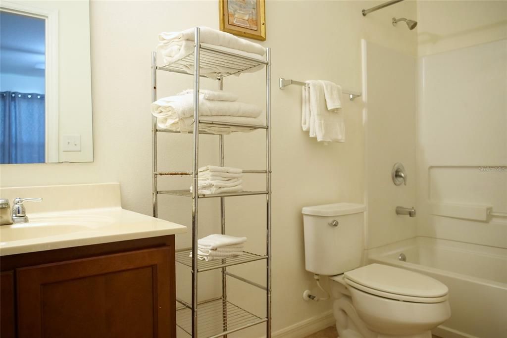 For Rent: $2,800 (4 beds, 3 baths, 1637 Square Feet)