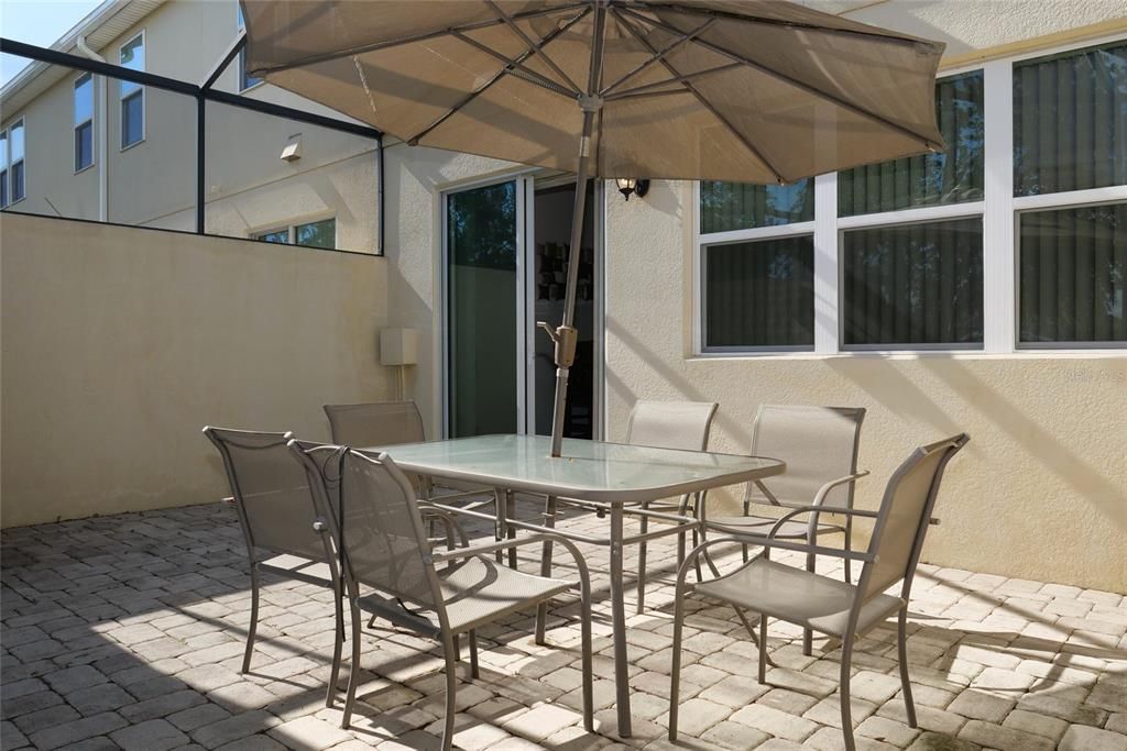 For Rent: $2,800 (4 beds, 3 baths, 1637 Square Feet)