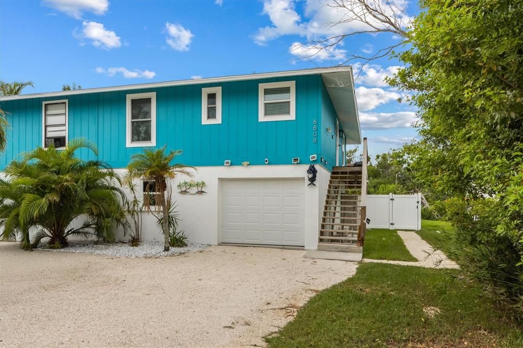 待售: $850,000 (2 贝兹, 2 浴室, 925 平方英尺)