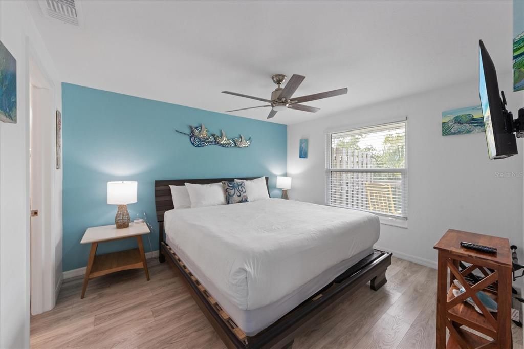 待售: $850,000 (2 贝兹, 2 浴室, 925 平方英尺)