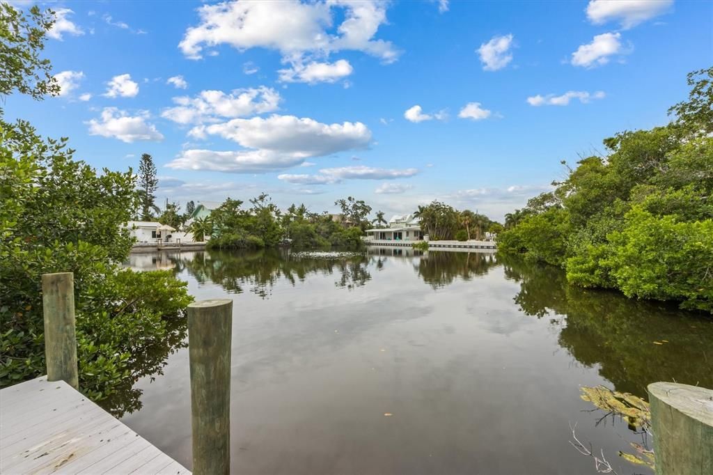 待售: $850,000 (2 贝兹, 2 浴室, 925 平方英尺)