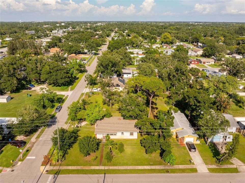 Active With Contract: $2,000 (3 beds, 1 baths, 1012 Square Feet)