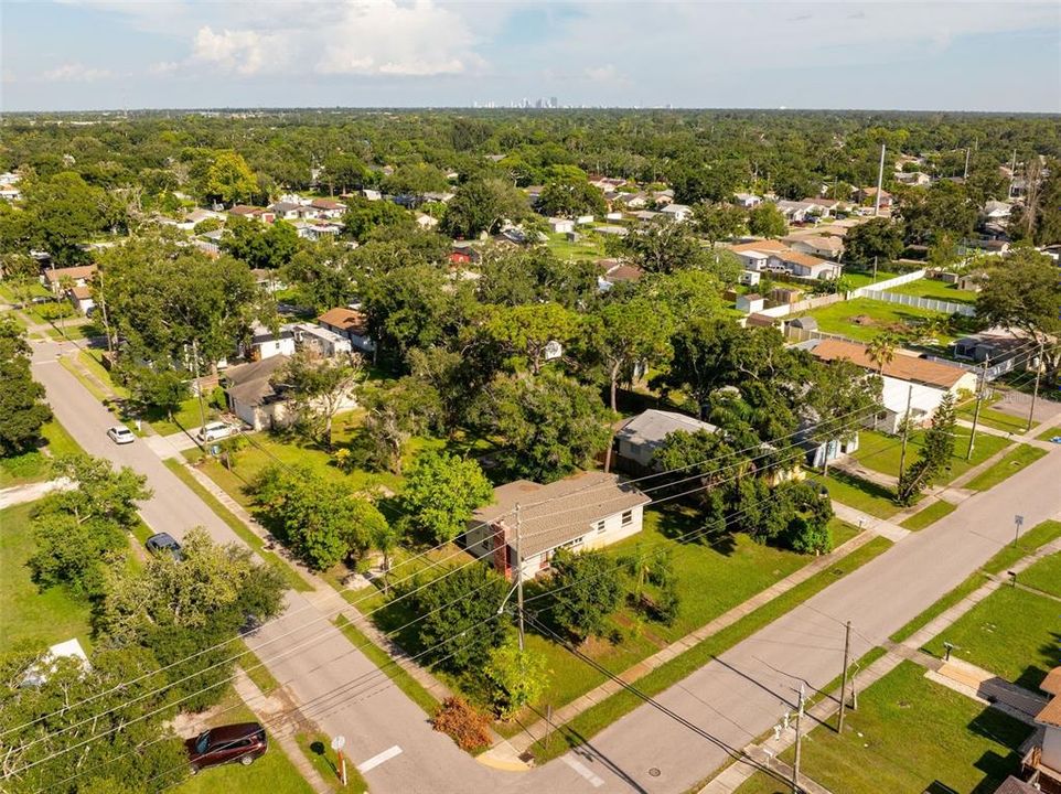 Active With Contract: $2,000 (3 beds, 1 baths, 1012 Square Feet)