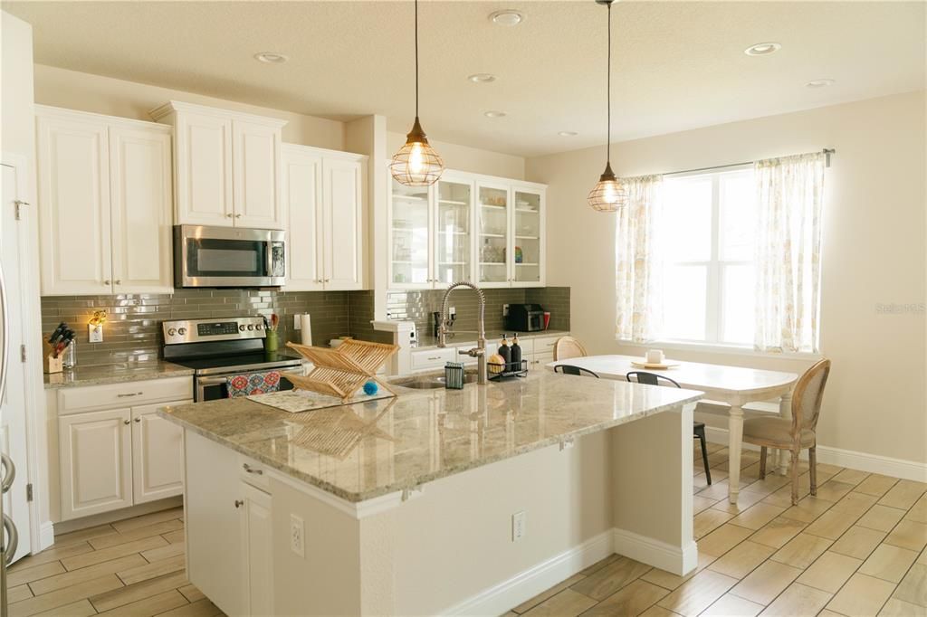 Active With Contract: $575,000 (4 beds, 2 baths, 3056 Square Feet)